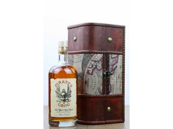Pirates Grog Golden Rum 5 J. - Personalised Gift Chest 0,7l